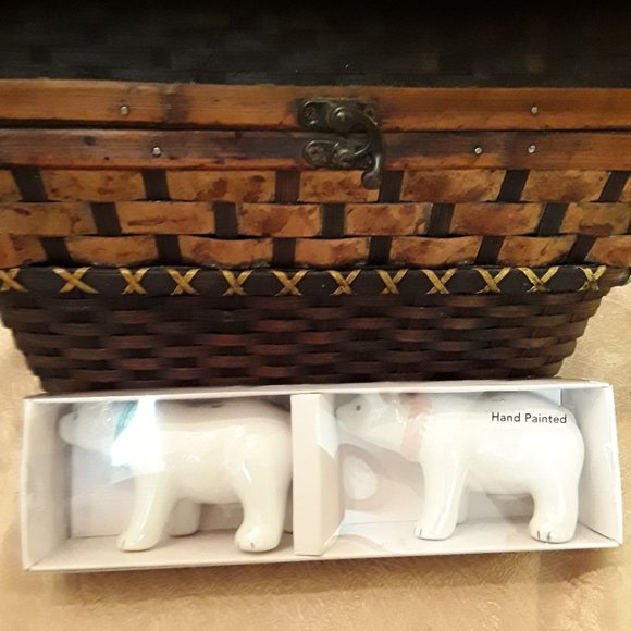 LC Lauren Conrad Polar Bear Salt/Pepper Shaker - Picture 1 of 6